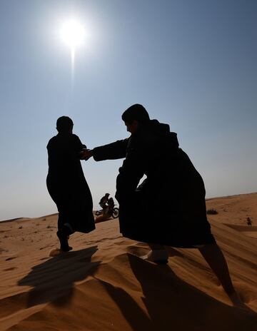 Carlos Sainz y Cruz logran su segunda victoria en el Dakar 2021