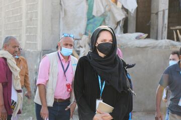 La enviada especial de ACNUR, Angelina Jolie, ha visitado un campamento de personas desplazadas por la guerra, en la provincia sureña de Lahej, Yemen.