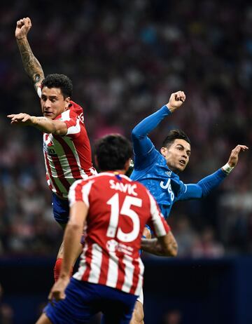 Cristiano Ronaldo y José María Gimenez.