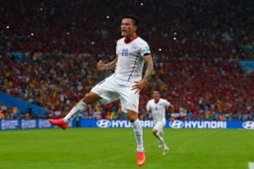 Con goles de Eduardo Vargas y Charles Aránguiz, la Roja derrotó a España en el Maracaná, el 18 de junio del 2014.