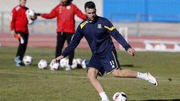 Álvaro Giménez, durante un entrenamiento con el Alcorcón.