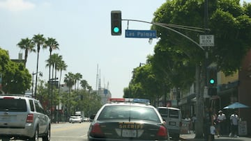 Despiden a dos policías en Los Ángeles al ignorar un robo por jugar a Pokémon