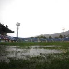 Católica y la U entrenaron tras
la suspensión del Clásico