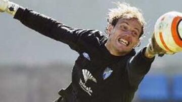 <B>OPTIMISTA.</B> El meta malagueño confía en que su equipo consiga una victoria el miércoles.