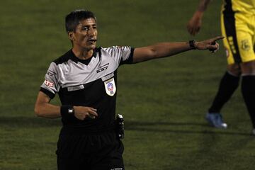 Las postales de una nueva decepción de Católica