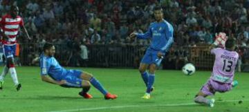 Segunda jornada Liga Bbva. Granada - Real Madrid. 0-1. Primer gol de Benzema.