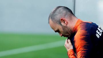 Barcelona - Real Madrid: Iniesta fit for final Clásico