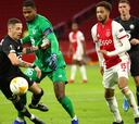 El Ajax tumba al líder de Francia