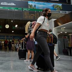 Vuelve la mascarilla y la séptima ola de COVID se dispara