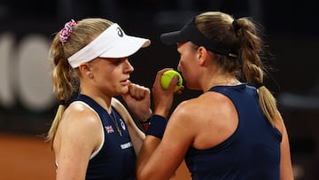 Harriet Dart asked umpire to tell her opponent at the Rouen Open to put on deodorant: “I deeply regret it,” she later posted.