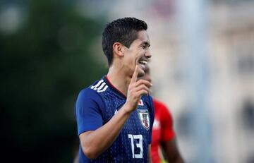 Yoshinori Muto in action with Japan.