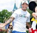 Tévez molesta a los hinchas de su equipo al irse a Disneylandia