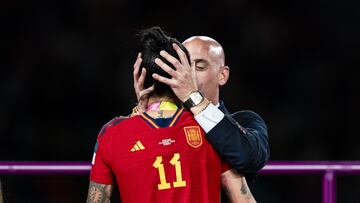 Una imagen del beso de Luis Rubiales a Jenni Hermoso.