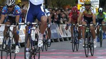 <B>INVENCIBLE. </B>El italiano ha vuelto a imponer su ley en la primera etapa del Tour de Romandia.