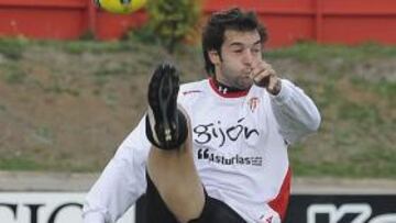 <b>ANIMOSO. </b>Iván Hernández espolea al Sporting a seguir la racha.