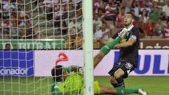 Negredo y el poste dejan tocado a un gris Granada