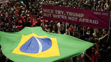 Queman foto de Donald Trump en Brasil