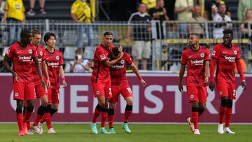 Jugadores del Frankfurt en un partido de la Bundesliga