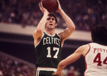 Nacido en Martins Ferry, una ciudad ubicada en el condado de Belmont, disputó 16 temporadas en la NBA, todas ellas con la camiseta de la franquicia del este. Ganó ocho anillos de campeón de la NBA, fue trece veces All Star, es el máximo anotador histórico de los Celtics, 1 vez Jugador Más Valioso de las Finales de la NBA (1974), 13 veces Elegido para el All-Star de la NBA, 4 veces Mejor Equipo de la NBA...