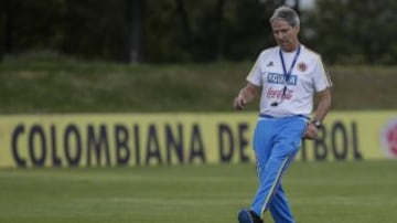 El técnico de Colombia no fue futbolista profesional, debido a una seria lesión sufrida durante su juventud.