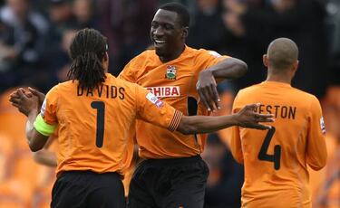 Midfielder De Guzman to wear number '1' shirt at Chievo