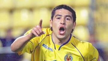 <b>DUPLA LETAL. </b>Riquelme y su sociedad con Forlán amenazan al Deportivo.