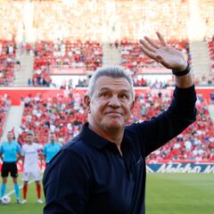 Futbolistas del Mallorca animan a Javier Aguirre