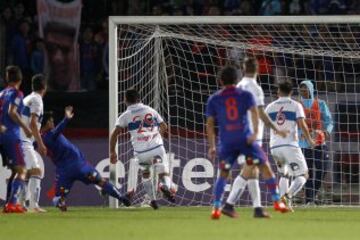 Católica se quedó con el clásico frente a la U en la Copa Chile