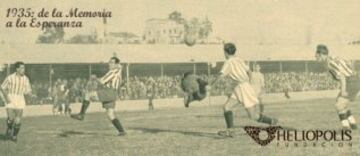 Domingo 06-01-1935.-6ª Jornada.-METROPOLITANO: 4-2. Joaquín URQUIAGA Legarburu, salta ágilmente por un balón ante el ataque de la delantera local colchonera.