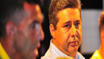 Angelici: "Si gana el oficialismo, Tevez sigue en Boca"