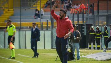 Gennaro Gattuso entrenando al A.C. Pisa.