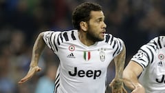 Alves: "Ya no estaba tan cómodo en el Barça, me apuntaban a mí"