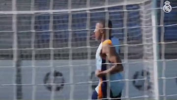 Bastan 10″ para enloquecer a la afición: el primer ‘gol’ de Mbappé y su primera locura con Valverde disparan las ganas de verle