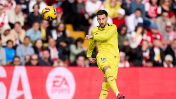 Álex Baena jugando con el Villarreal