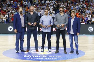 En el descanso del España-Letonia de clasificación al mundial 2019 la FEB homenajeó a Juan Carlos Navarro por su gran participación en la historia del baloncesto español. 