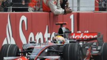 <b>CUARTA VICTORIA DEL AÑO PARA LEWIS. </b>El triunfo de Hamilton en Hockenheim supuso el cuarto de la temporada y el segundo consecutivo. De esta forma, el británico ha roto el triple empate en cabeza y ya aventaja en cuatro puntos a Felipe Massa y en siete a Kimi Raikkonen. A falta de ocho carreras, Lewis es el gran favorito para el título.