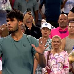 Lo de Alcaraz con Zverev fue honorable y su gesto al público nada más ganarle dice mucho