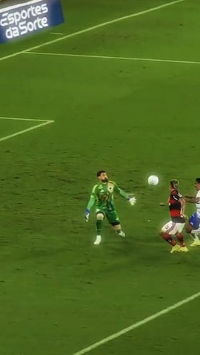 Carrascal y un golazo que lo salva en Flamengo