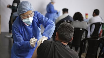 Vacuna COVID: qué se sabe sobre una tercera dosis en Colombia