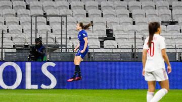 Reiten celebra el gol.