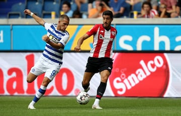 El lateral izquierdo guipuzcoano estuvo en juveniles del Athletic antes de marcharse al Tottenham Hotspur. En 2018 regresó al club vizcaíno procedente del PSG