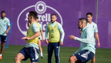  FEDDAL Y ROQUE MESA 02/11/22 ENTRENAMIENTO DEL REAL VALLADOLID 
