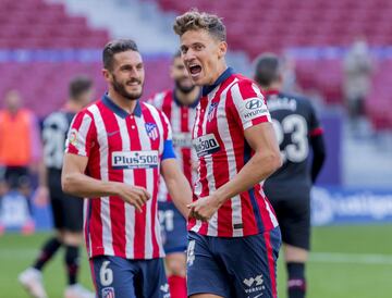 Marcos Llorente celebra el 4-0 al Eibar.