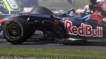 El español Jaime Alguersuari (Toro Rosso) declaró, tras su abandono en la primera vuelta en el GP de Bélgica, que su retirada ha sido "una pena", pero que "así es el mundo de las carreras"