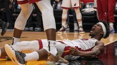 Jimmy Butler, escolta de Miami Heat, celebra una canasta ante Chicago Bulls en el tercer partido del 'play in'.