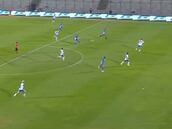 Un crack de 40 años sorprendió a la UC en Uruguay: ¡golazo desde la mitad de la cancha!