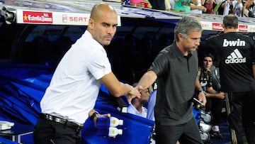 Mourinho y Guardiola se saludan con indiferencia en un Madrid-Bar&ccedil;a. 
