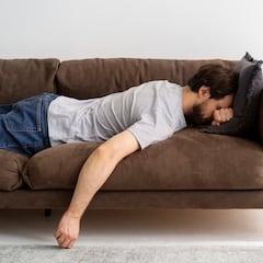 Un doctor señala por qué te levantas peor de la siesta: “Puede provocar descenso en los niveles de oxígeno”