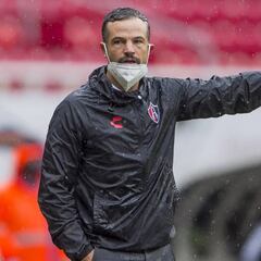 Rafael Puente reconoce crisis que vive al frente del Atlas