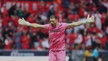 Tiago Violpi of Toluca during the 7th round match between Toluca and Tijuana as part of the Liga BBVA MX, Torneo Apertura 2024 at Nemesio Diez Stadium on September 14, 2024 in Toluca, Estado de Mexico, Mexico.